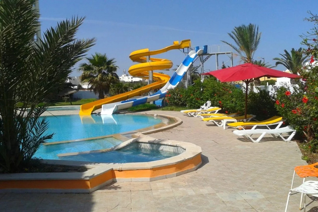 Отель African Queen Hotel
