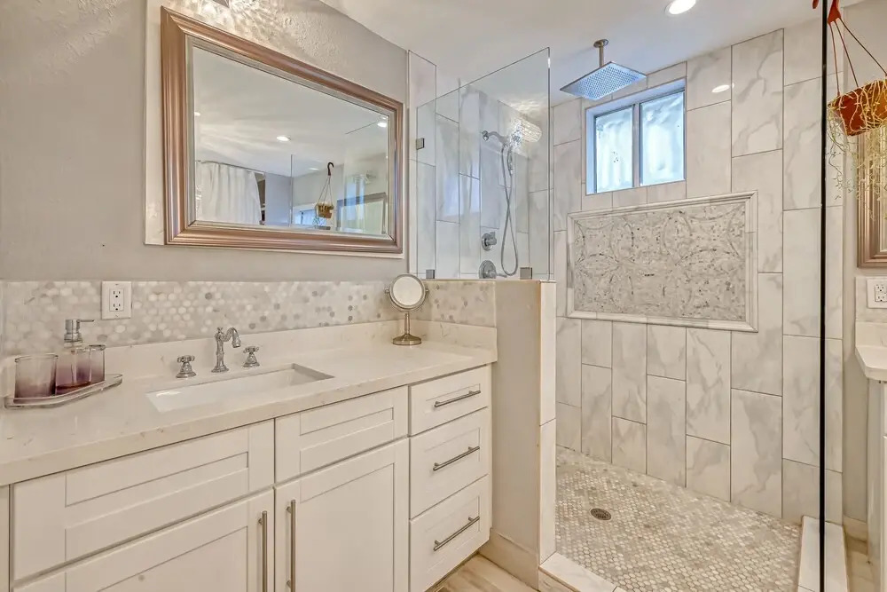 Heights Bungalow in Greater Heights Houston, Child-friendly, Work-cation, Sleeps 8