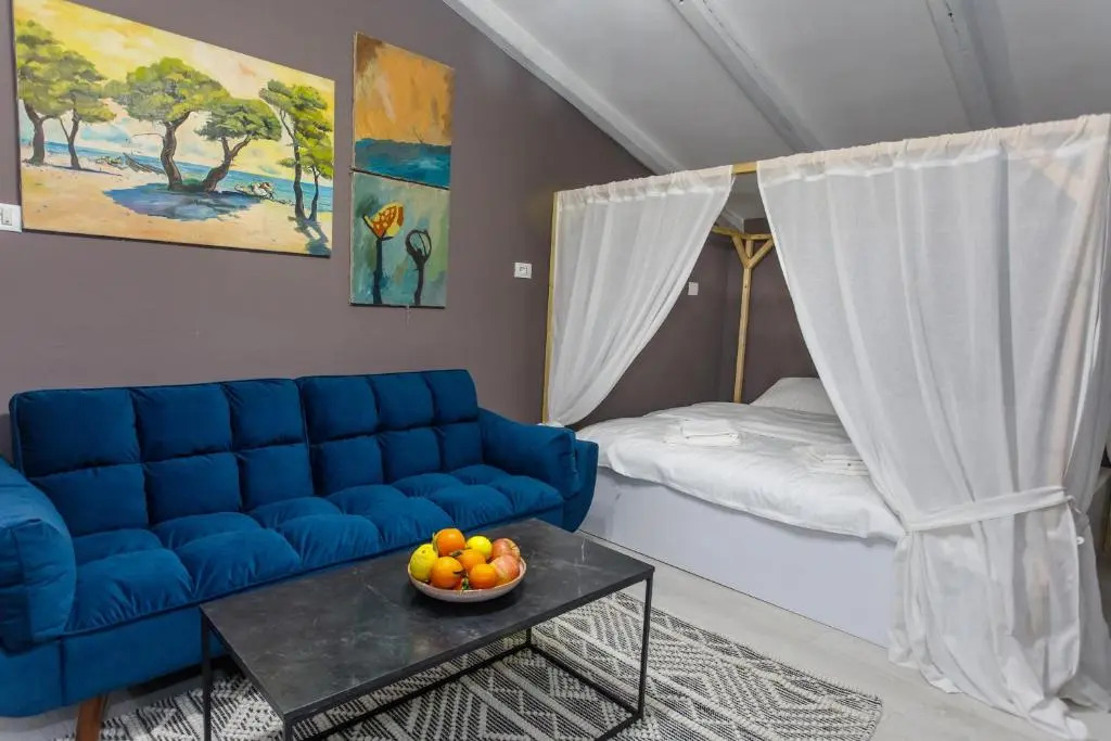 Studio Apartments Villa 24