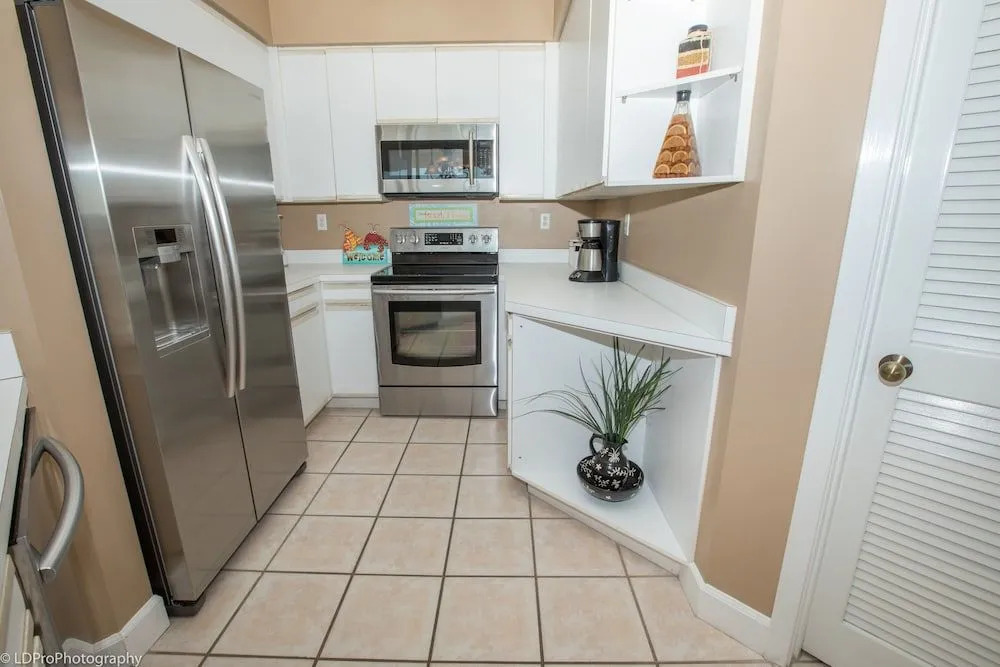 Oceania 503 3 Bedroom Condo by RedAwning