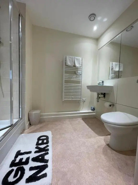 Paramount 105 by Mia Living 2 bedroom apartment with free parking