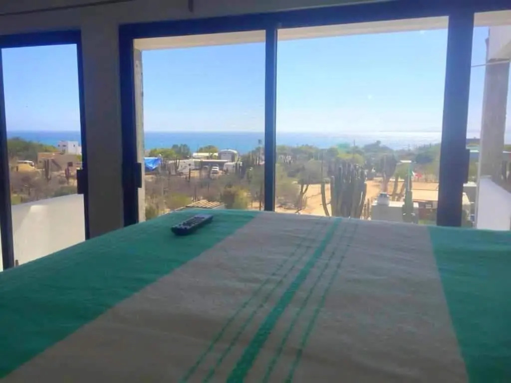 Casa Arrecife - Dorado Suite, Fast Wifi & Balcony! Beach is steps away