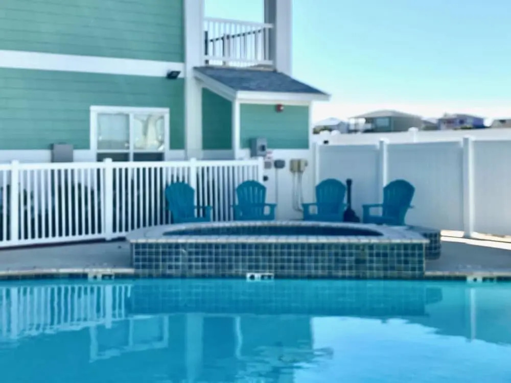 Blondie's Beachhouse - 3 Br Condo