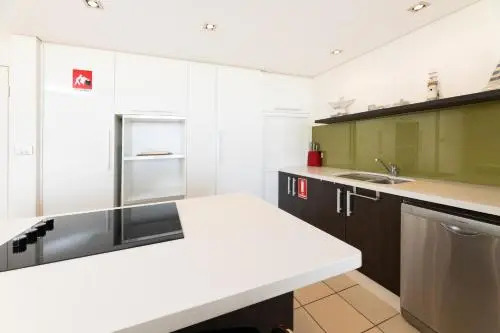 Ebbtide, Unit 04, 2-6 North Street