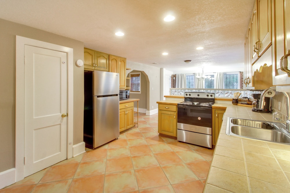 2 Mi to Downtown! Charming Home in Pensacola