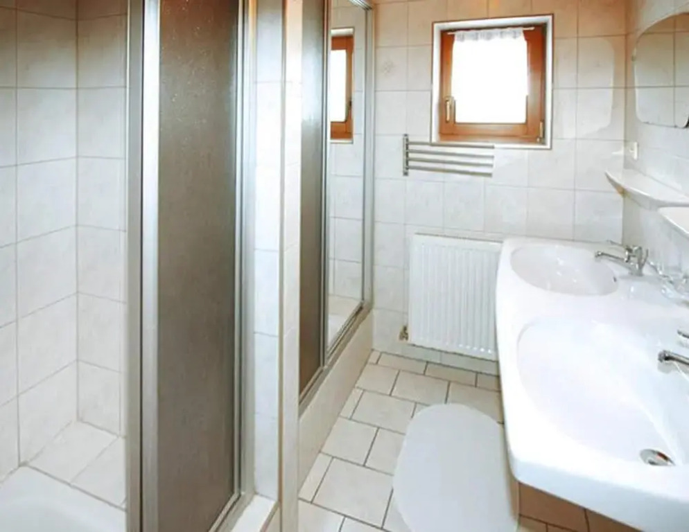 Large Holiday Home With Garden and Balcony in Otztal