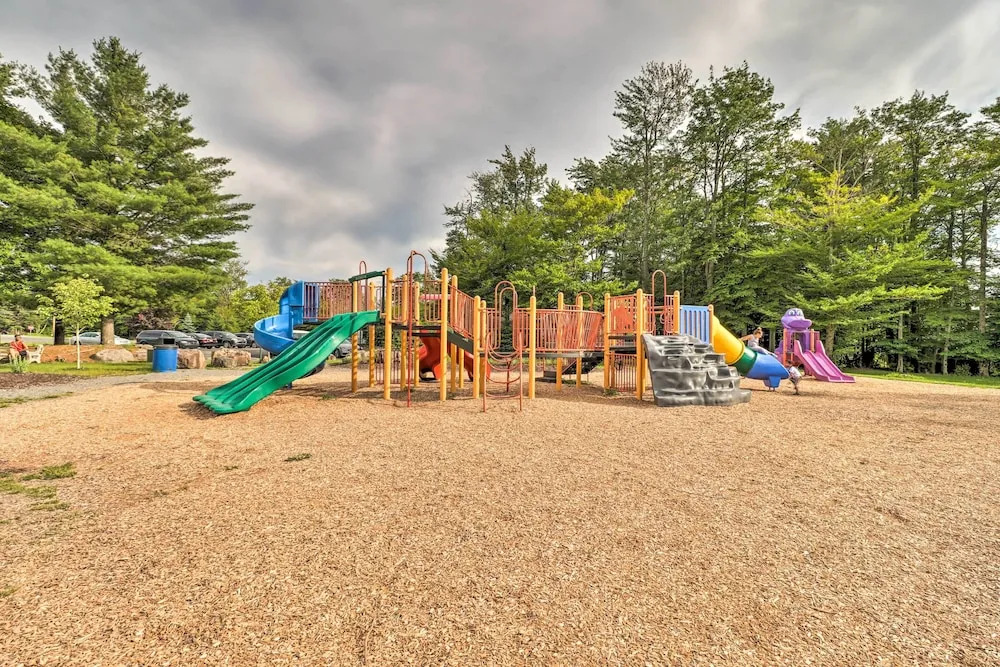 Family-friendly Tobyhanna Home w/ Game Room!