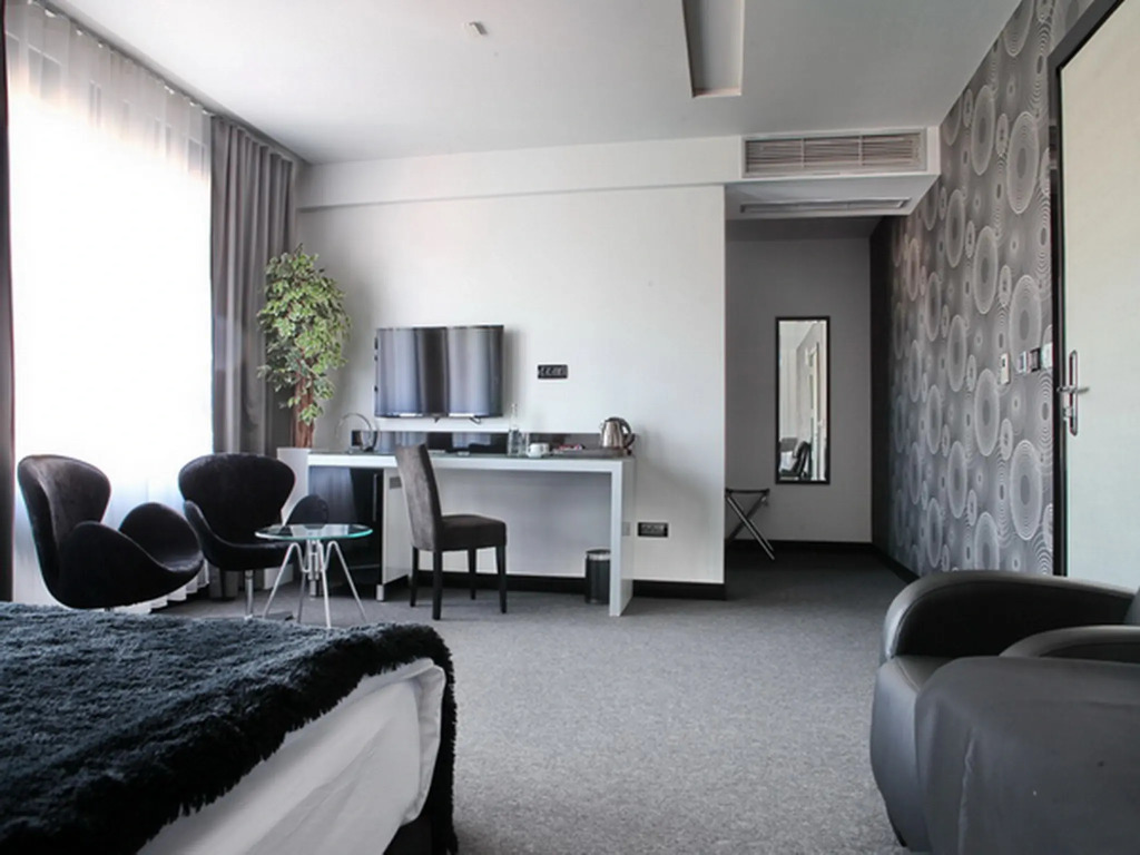 Nova City Garni Hotel Signature Collection