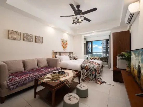 Linshan Yunlu Homestay (Xishuangbanna Jinghong Gaozhuang Xishuangjing Xingguang Night Market Branch)