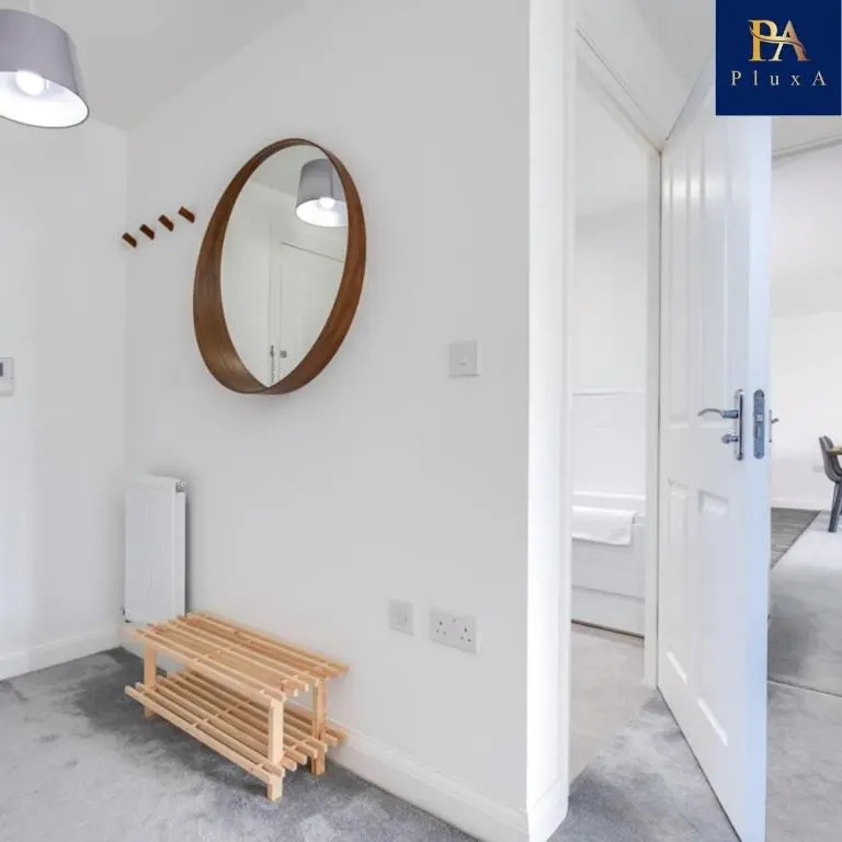 Modern Inn 5 Star Luxury 2 Bedroom Apartment in City Centre with Car Park