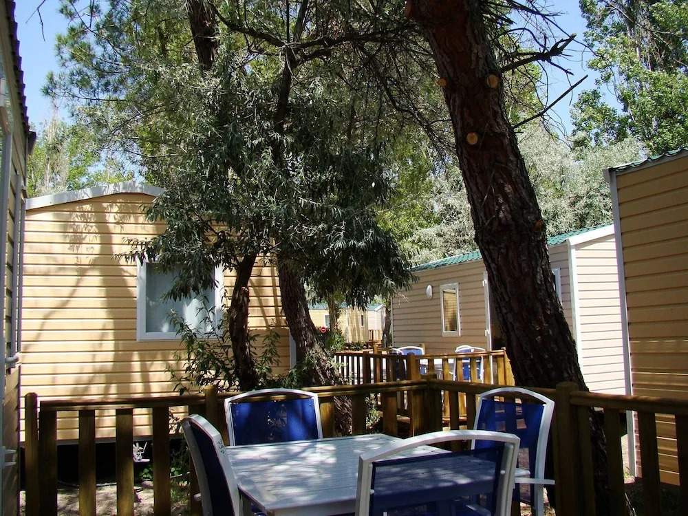 Cozy Mobile Home With AC in Quaint, and Green Camargue