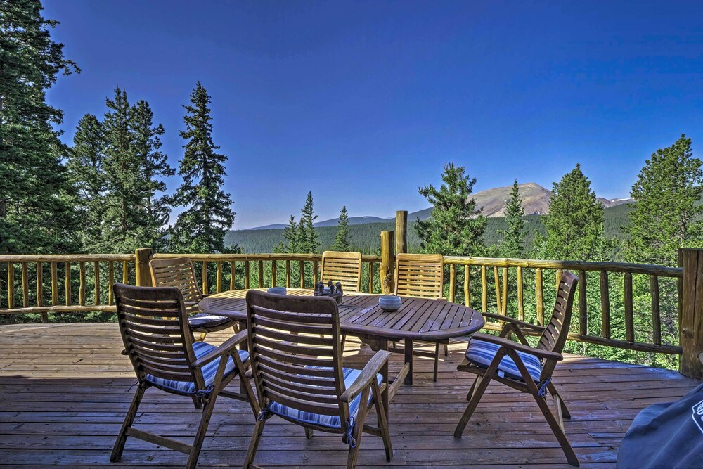 Spacious Fairplay Retreat w/ Hot Tub & Fire Pit!