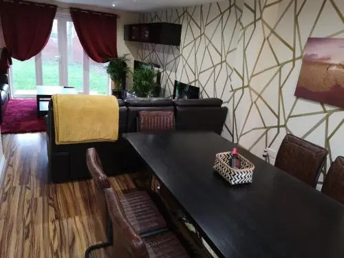 Nightingale Gardens - 4 Bed Detached House - Manchester