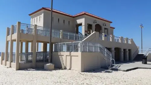 Beach Comber at Oak Shores