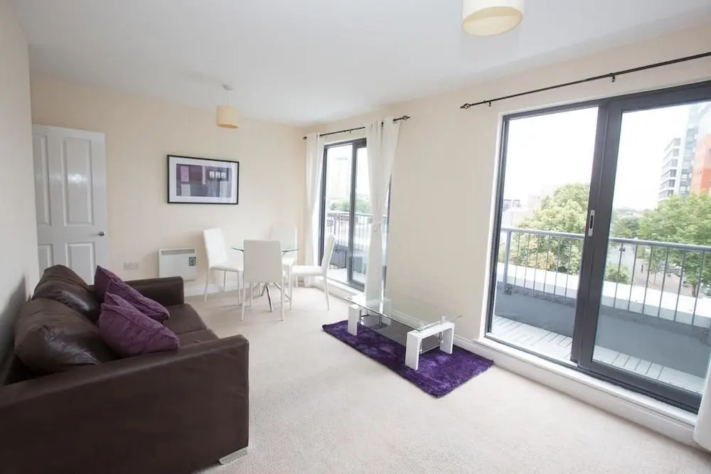 White Star Apartments