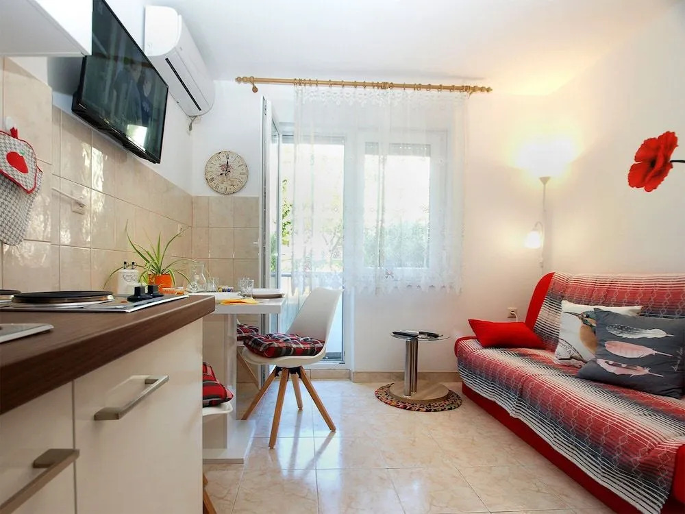 Apartment 1951