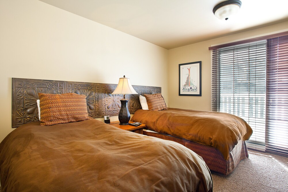 Resort Plaza #5061 by Avantstay Located in Park City Mountain Resort Close to the Slopes!