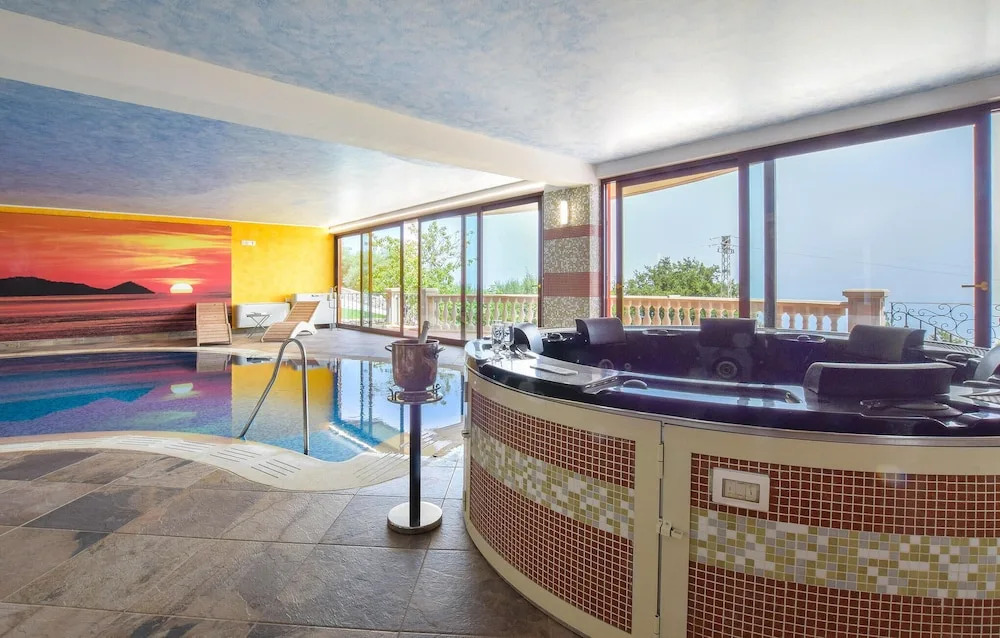 Stunning Home in Gioiosa Marea With 5 Bedrooms, Wifi and Swimming Pool
