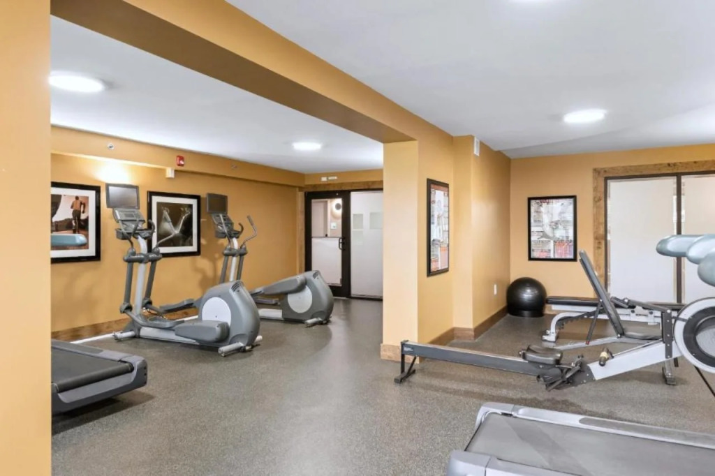 Doubletree By Hilton Greensboro Airport