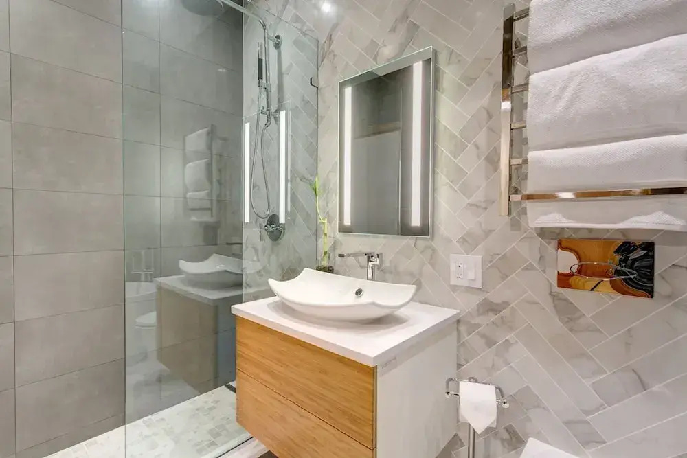Hawthorn III by Rove Travel 2BR Designer Apt