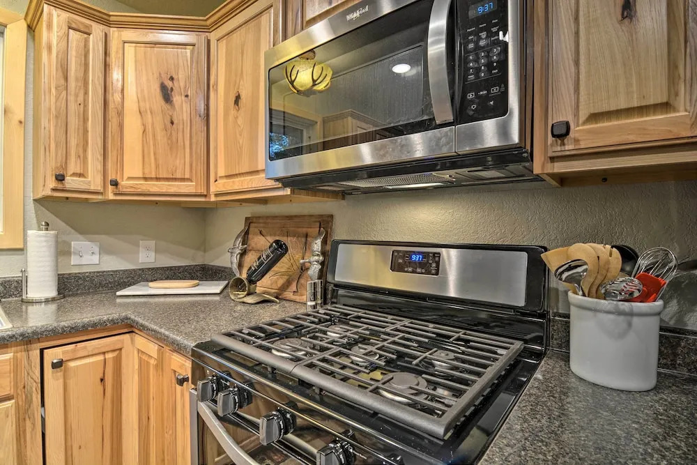Pet-friendly Petoskey Area Cabin, Walk to River!