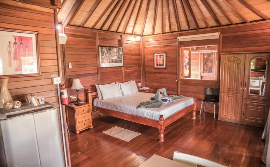 Lou Lou Bungalows
