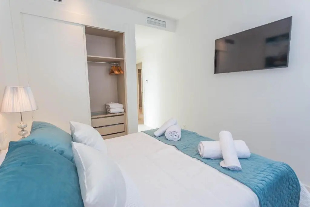 Luxury 2BR Seaviews - Santa Barbara Heights