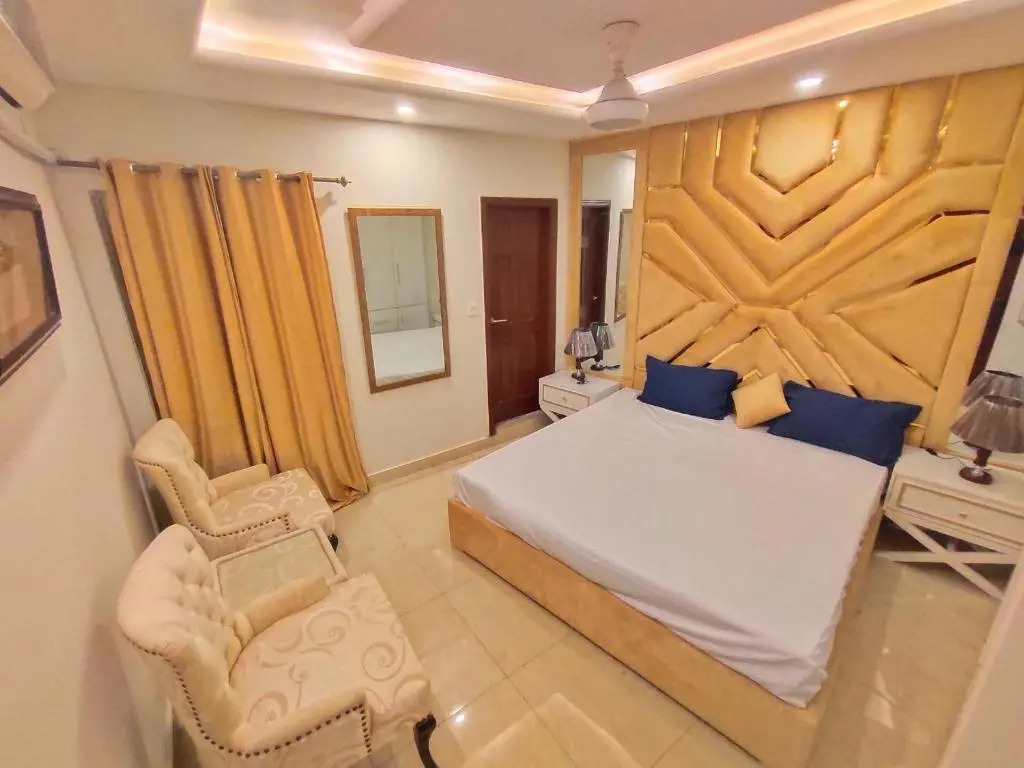 Luxurious & Comfy 1BHK Apartment, Wifi & SmartTV.