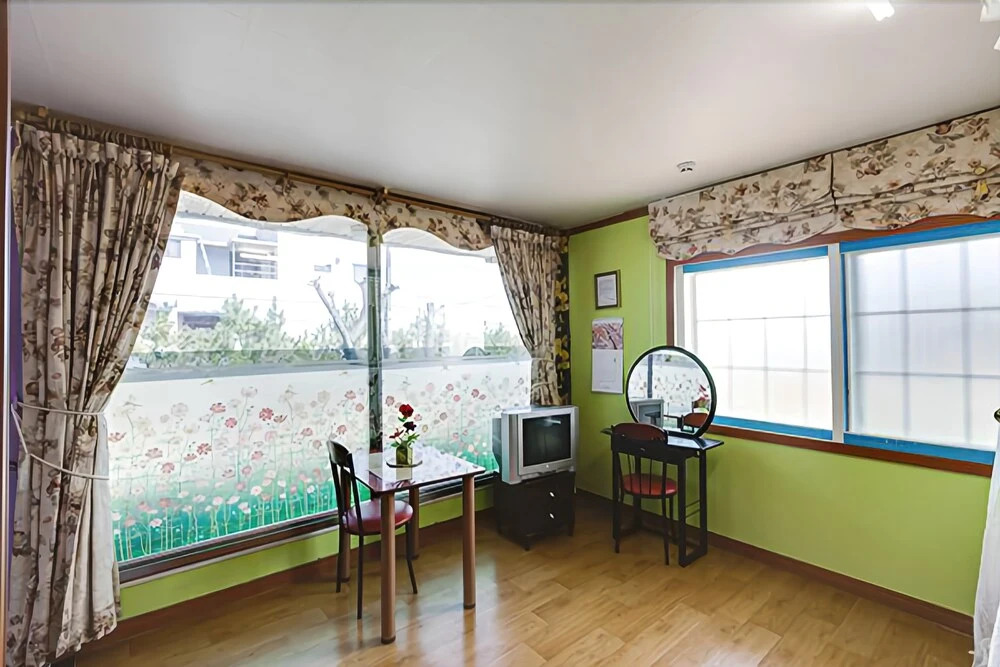 Pohang Loren Pension
