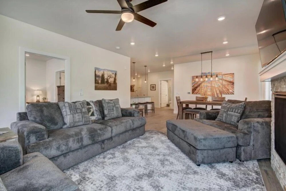 Clearwater Lofts - New! Modern 2 Bedroom Near Keystone Lake