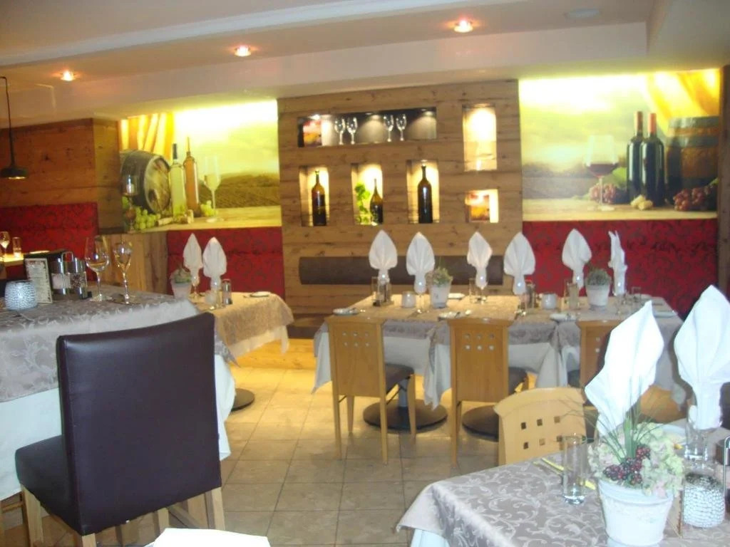 La Pasta Hotel Restaurant