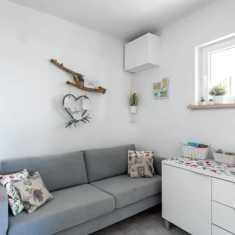 Holiday House IVA