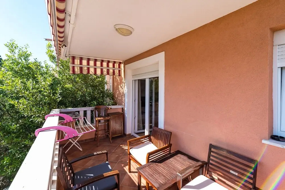 Mirella Cosy Apartment With Two Bedrooms