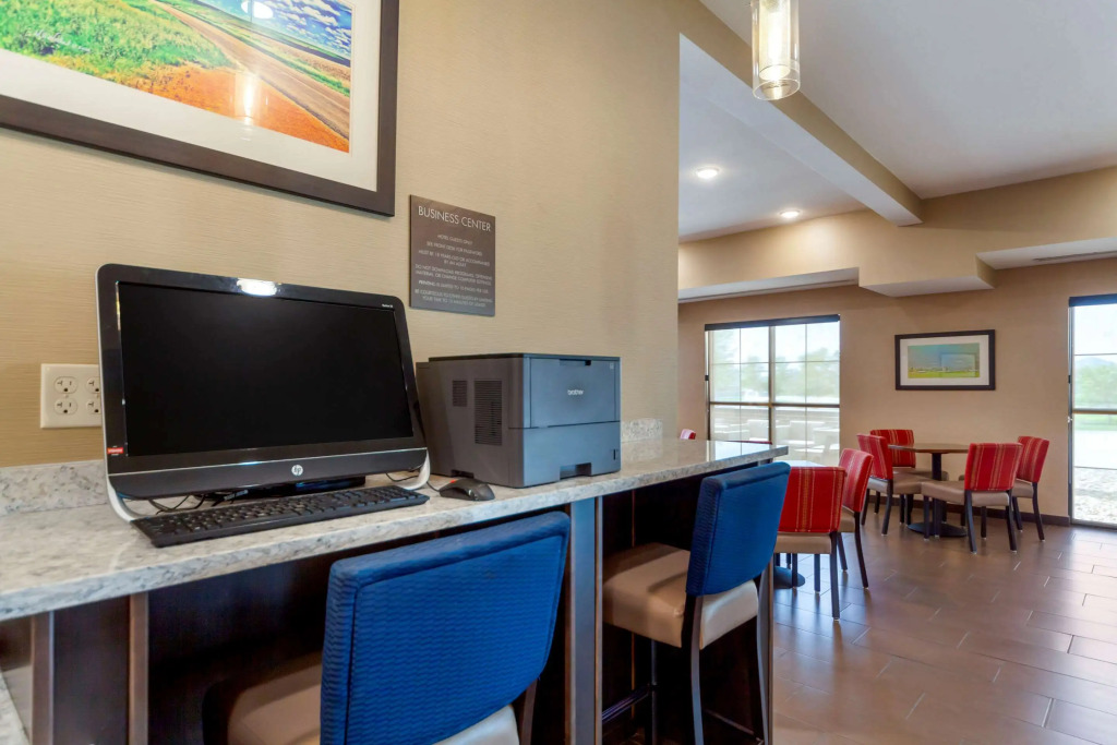 Comfort Suites