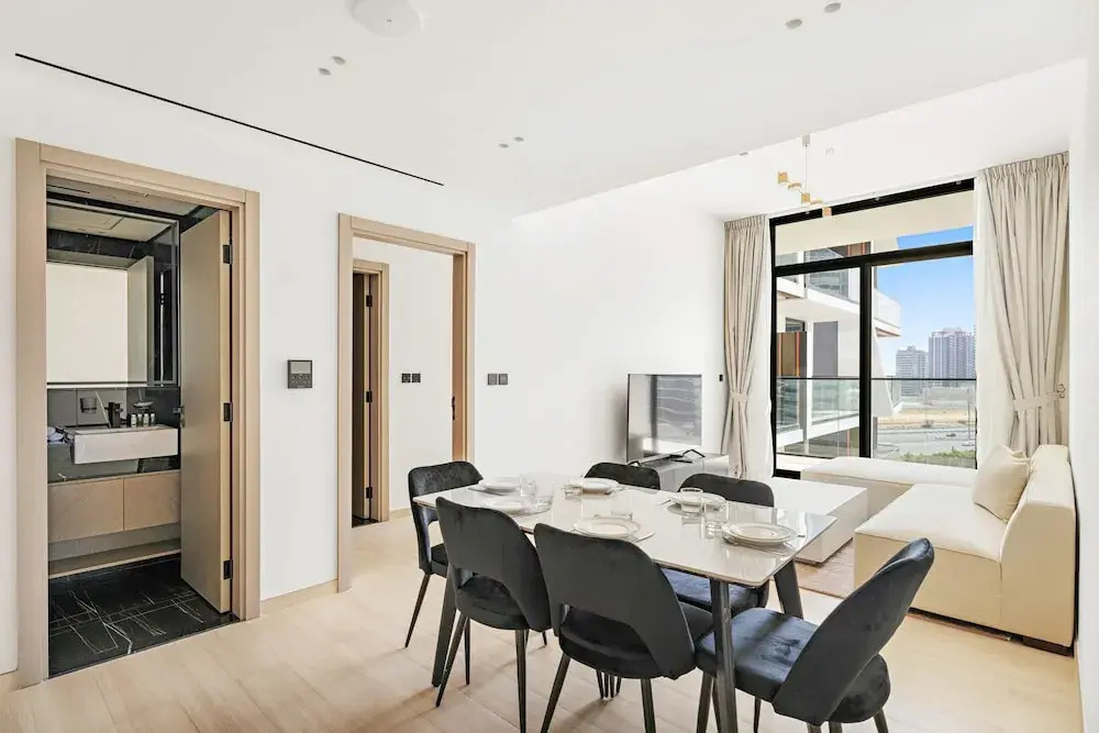 Stunning Modern 3BR Apartment in JVC