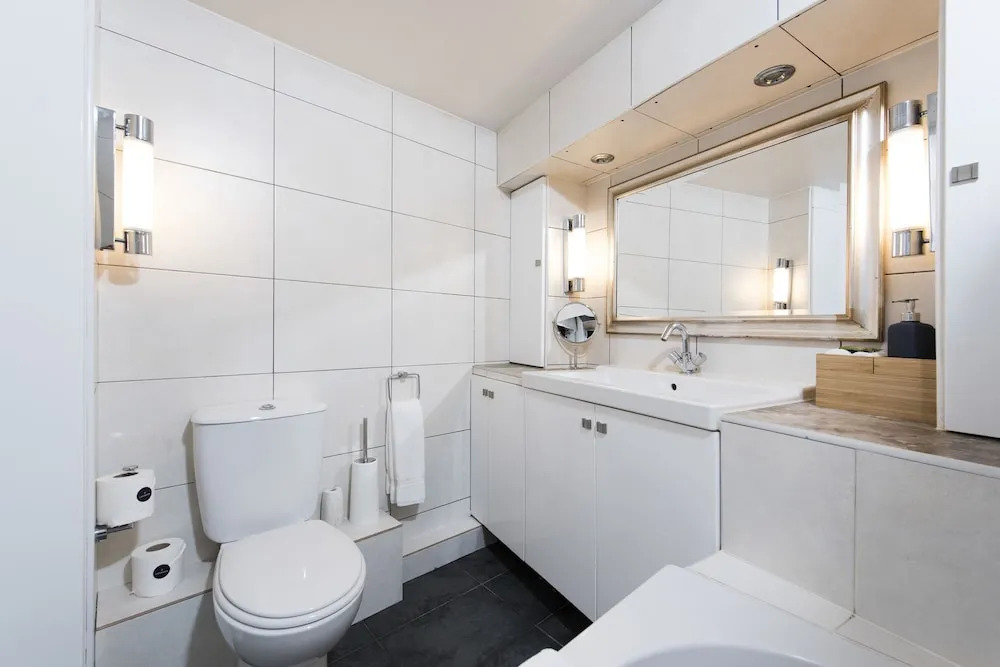 Stunning 1BR Kings Cross Flat!
