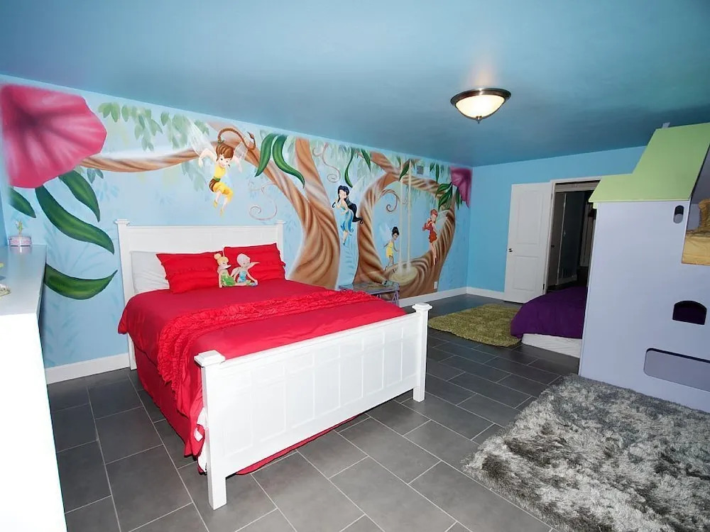 Mickey's House 6 Bedrooms 3 Bathrooms Home