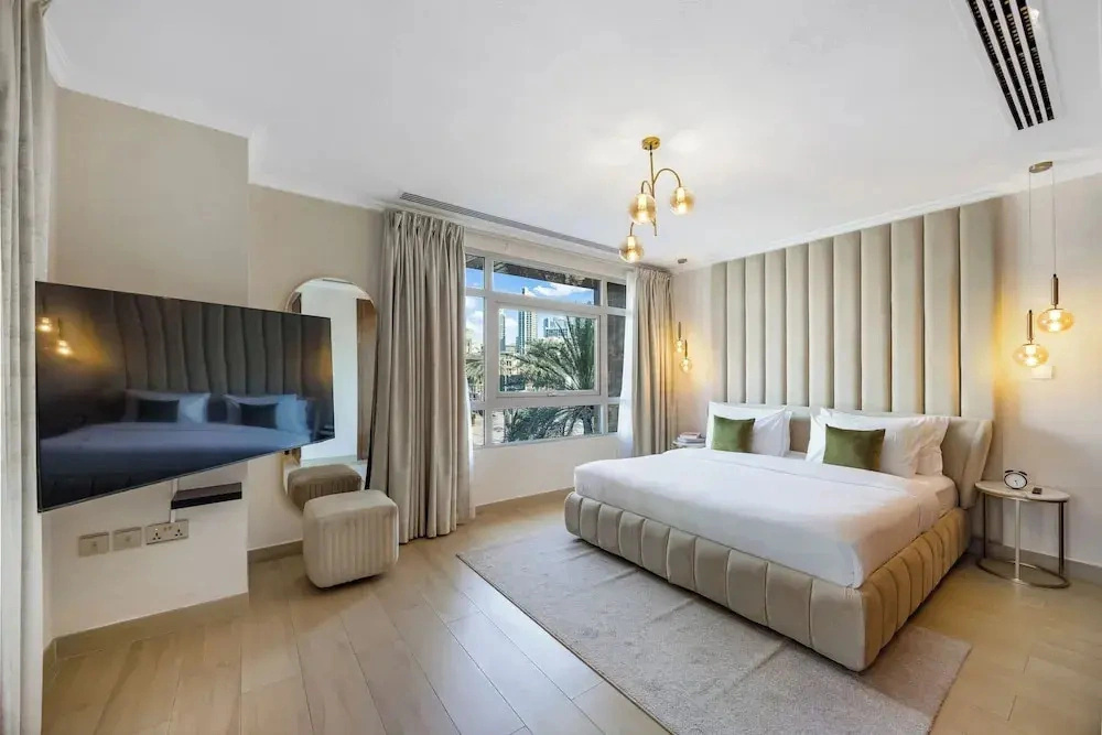 Durrani Homes - Designer 2BR Apt with stunning Burj Khalifa and Fountain View