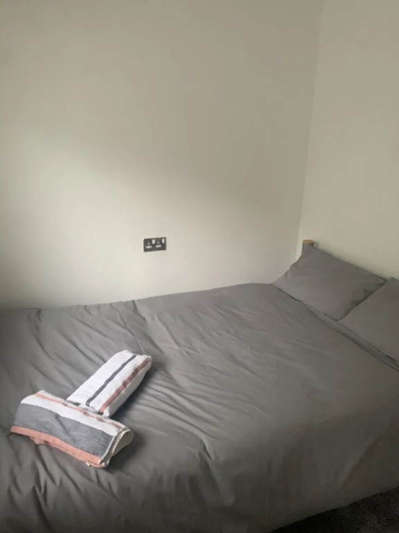 Impeccable 4-bed House Next Door to the Liberty
