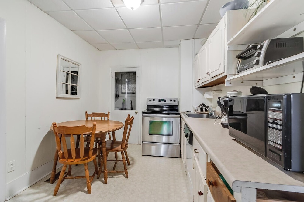 Olive Avenue 3 APT #1