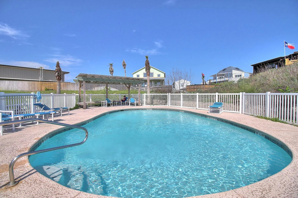 Little Shell Sm152 Condo