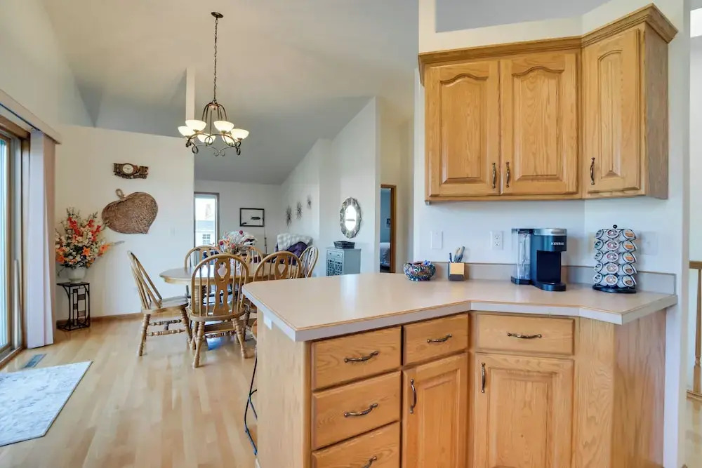 5 Mi to Dtwn: Pet-friendly 'wheatland Twin' Home!