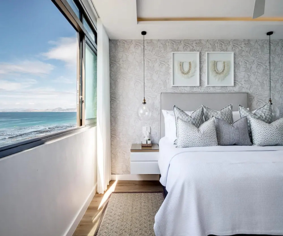 Magical Apartment w Uninterrupted Ocean Views Mouille Views