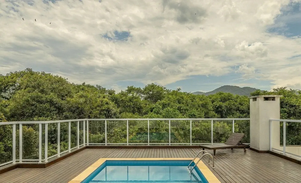 RJI - Apartamentos próximos da praia de Itaguá
