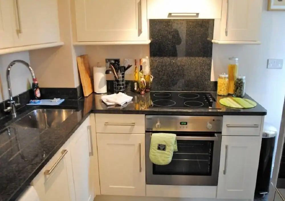 Elizabeth Court Stylish Two-Bedroom Apartments in Windsor
