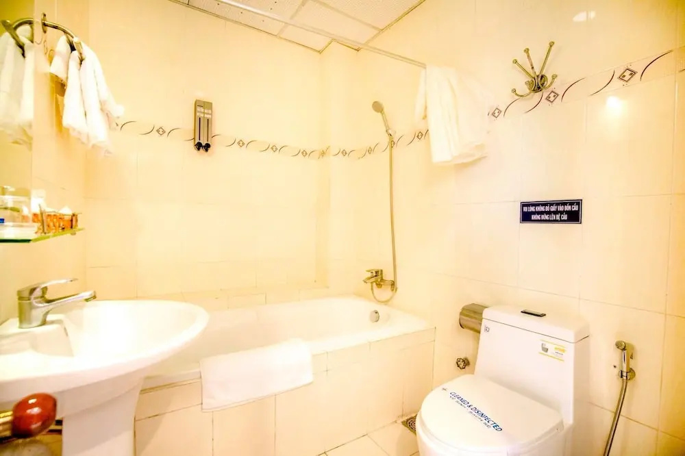 Y Linh Hotel