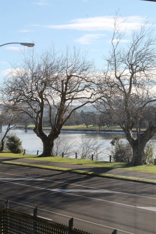 Riverview Motel