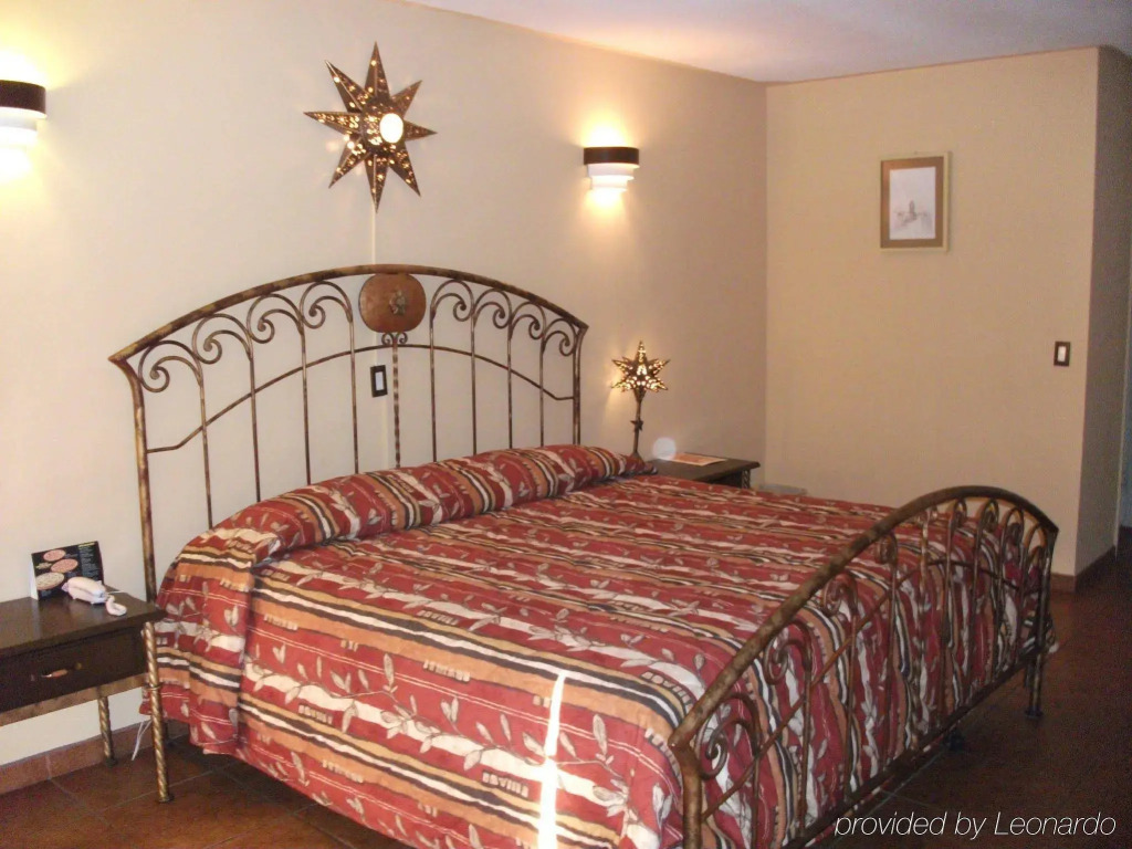 Hotel Pueblito Inn