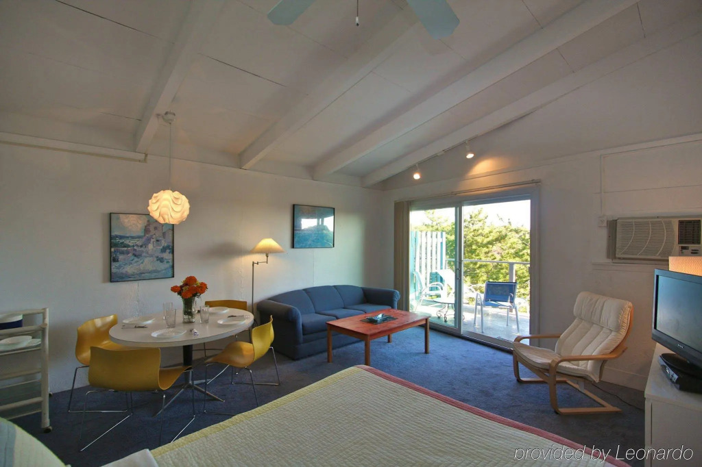 Driftwood Resort