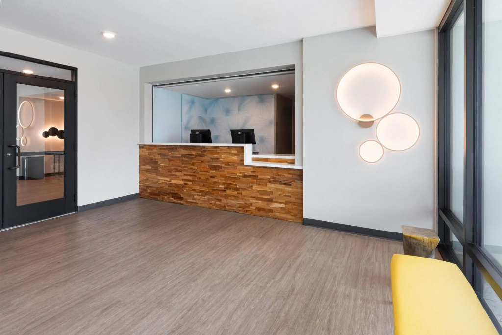 ECHO Suites Extended Stay by Wyndham Houston Pasadena Fwy Pl